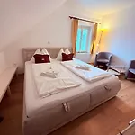 게스트하우스 펜지온 카프루 4*